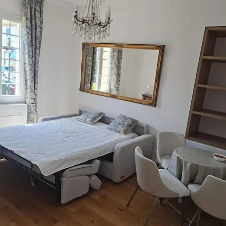 Apartment Jean Pieds Dans L'eau Saint-Jean-Cap-Ferrat
